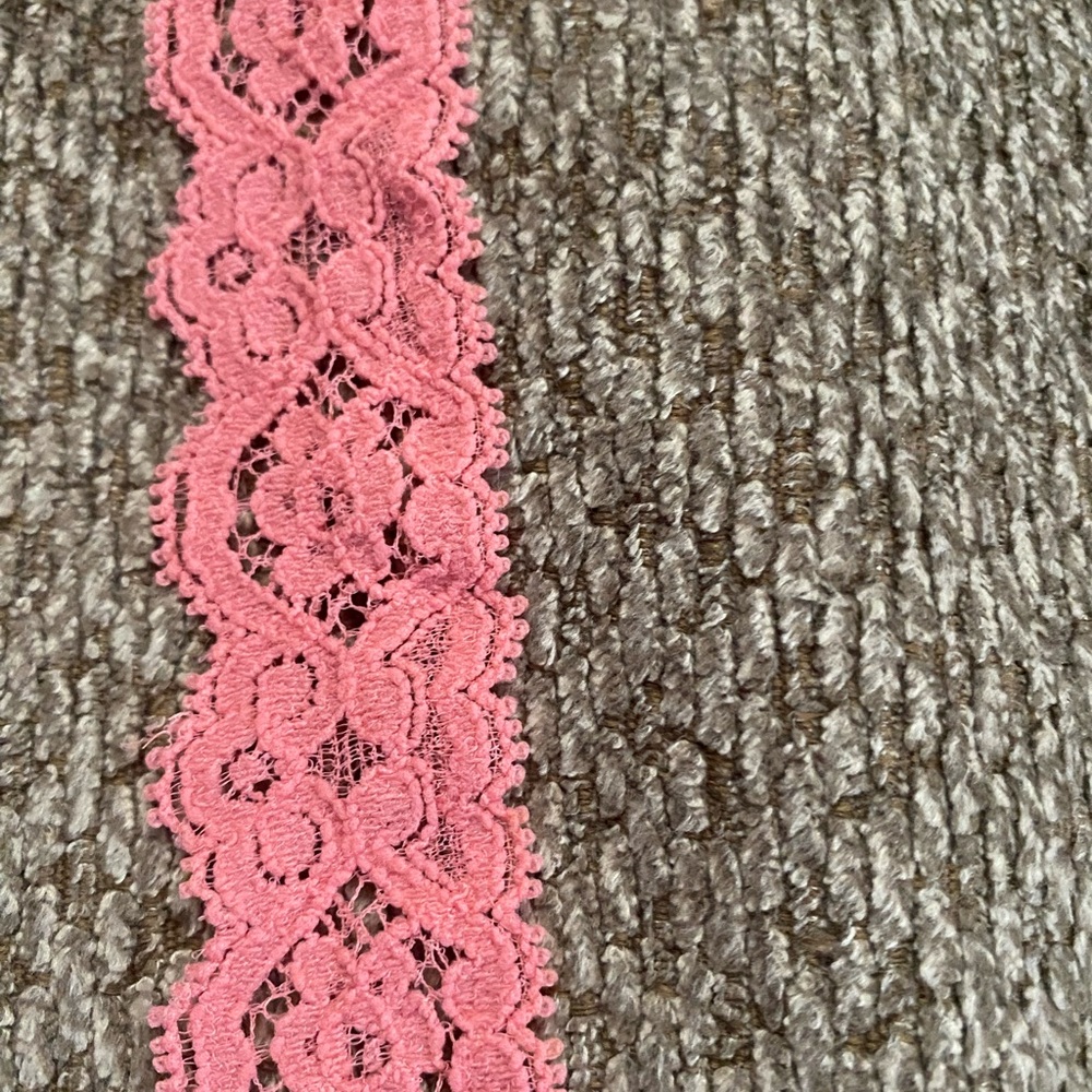 Vintage spools of stretch lace - Picture 7 of 11